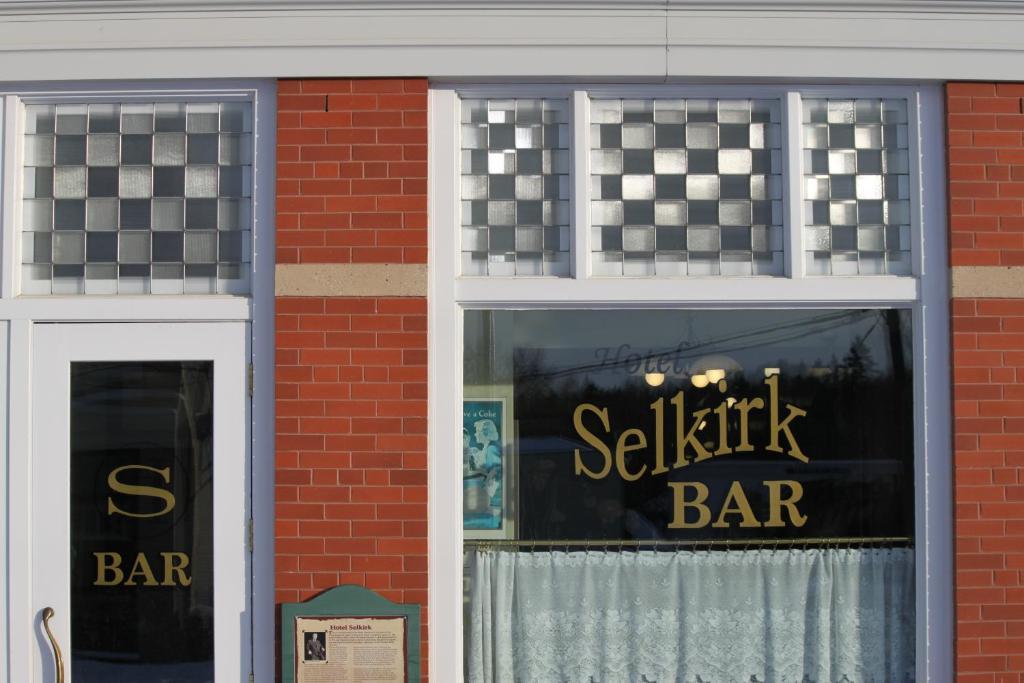 Selkirk Hotel Edmonton Exterior photo